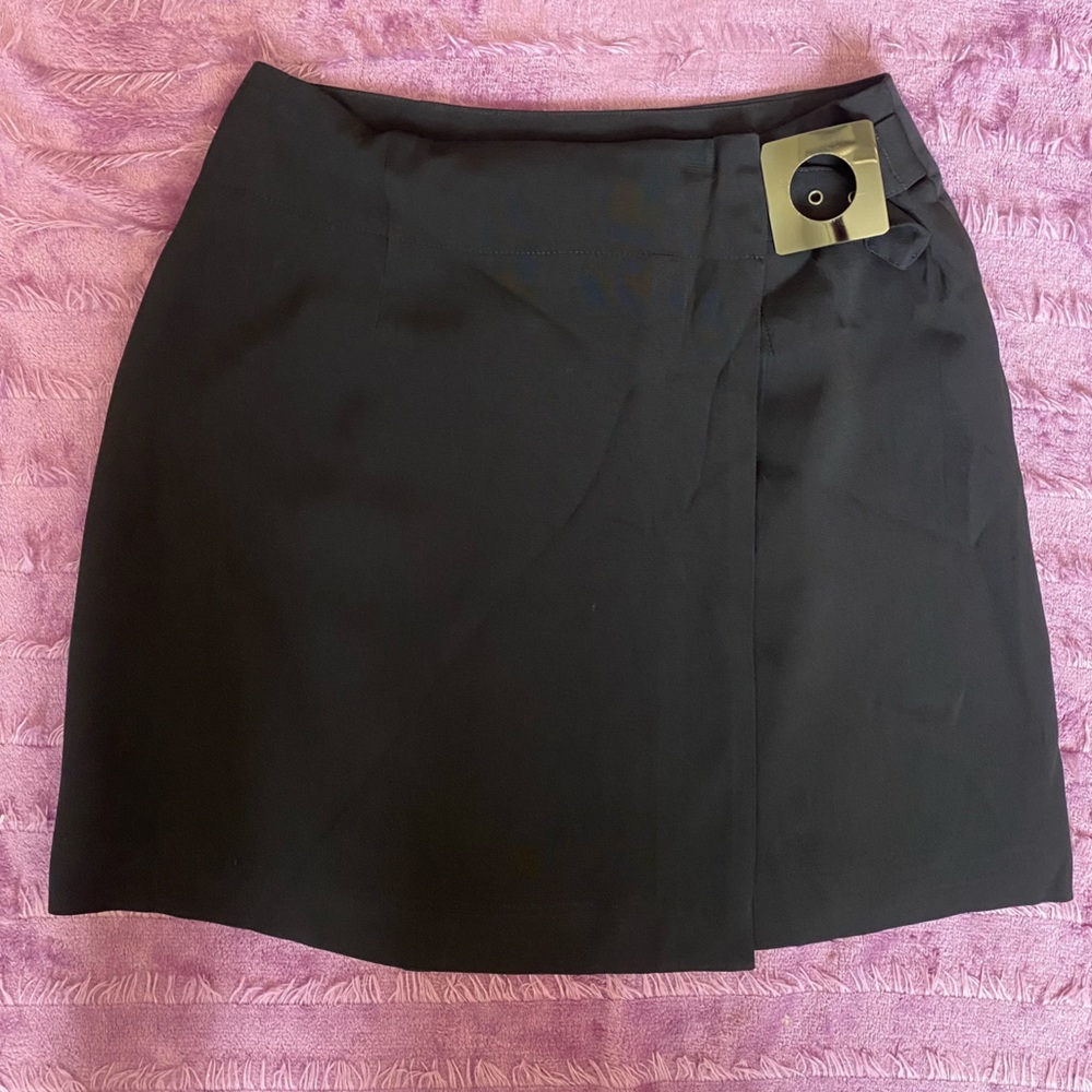 Vintage 90s Caché Wrap Square Buckle Mini Skirt in Black - Picture 4 of 13